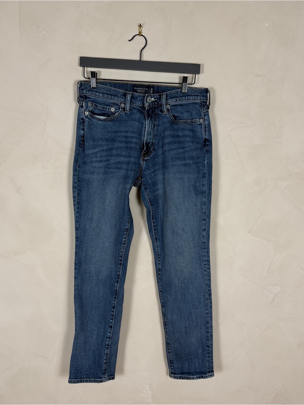 Abercrombie & Fitch Men’s Signature Stretch Athletic Slim Jeans size 30W x 30L
